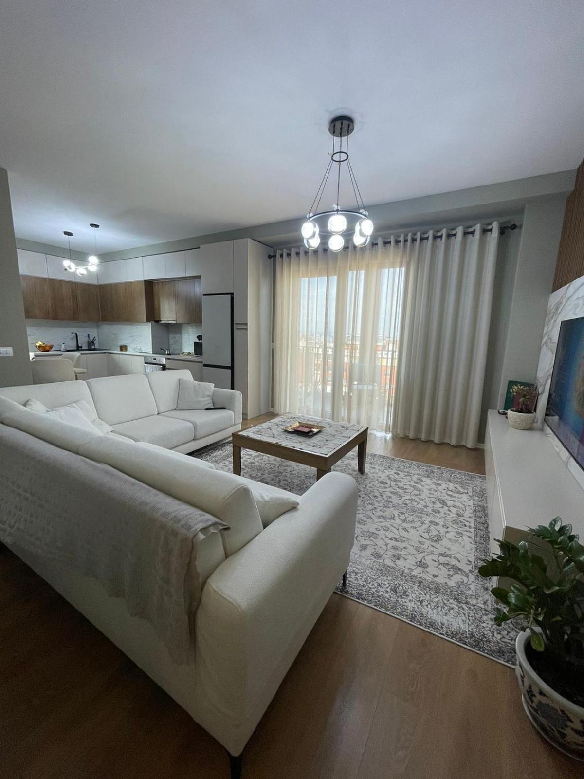 Garden Building Luxury Apartment 티라나 외부 사진