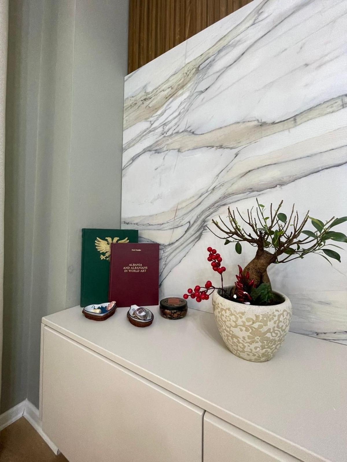 Garden Building Luxury Apartment 티라나 외부 사진