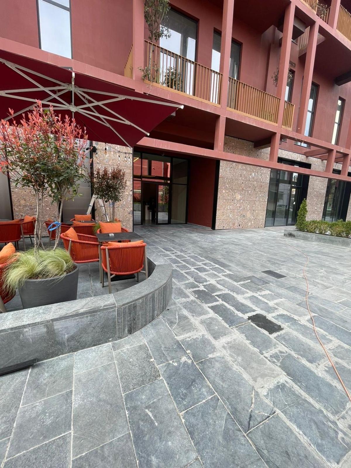 Garden Building Luxury Apartment 티라나 외부 사진