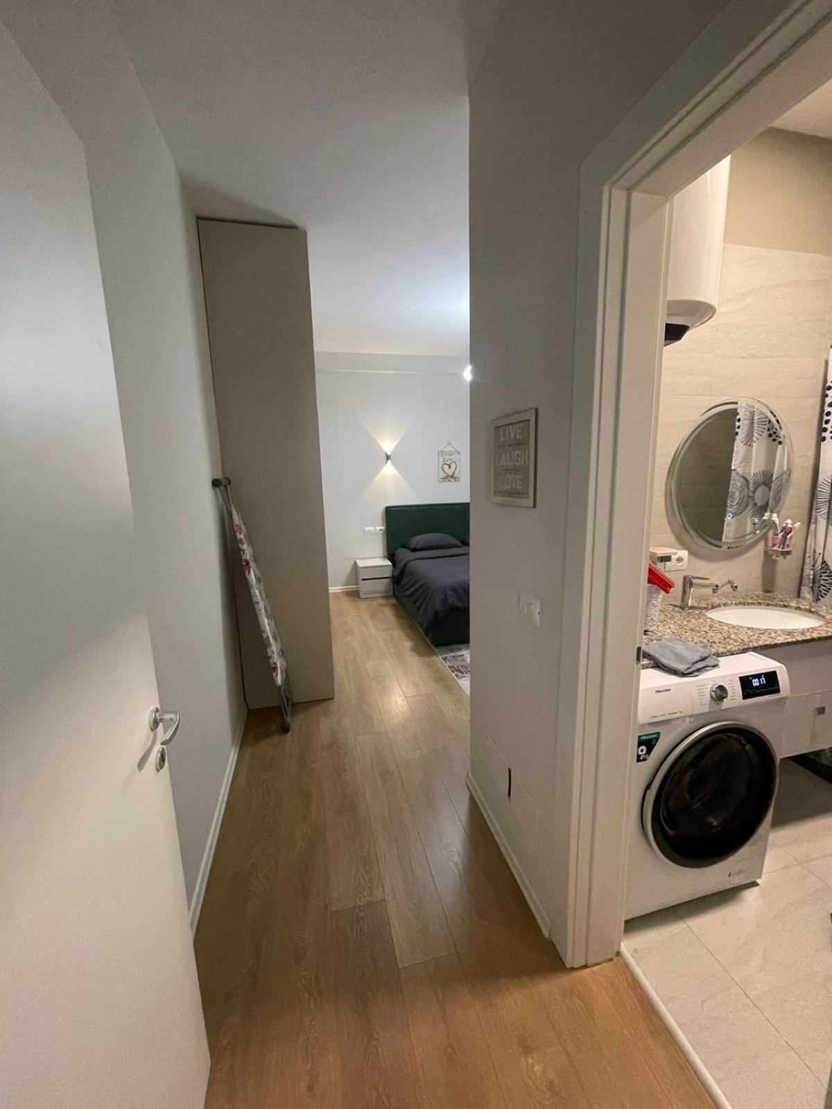 Garden Building Luxury Apartment 티라나 외부 사진