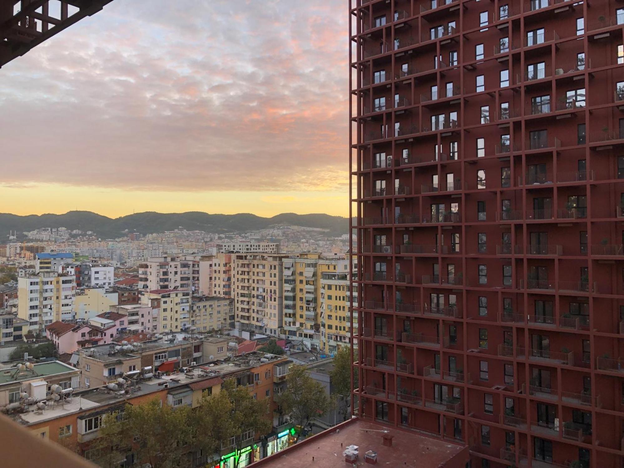 Garden Building Luxury Apartment 티라나 외부 사진
