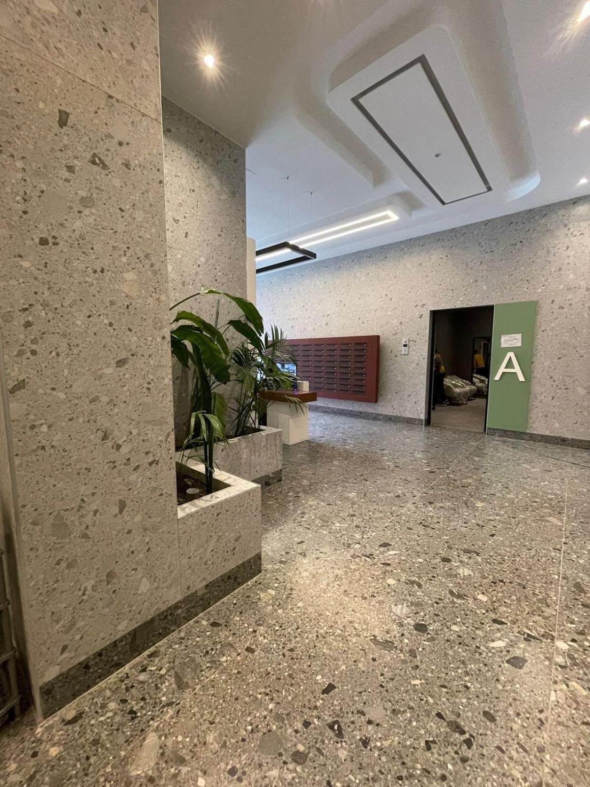 Garden Building Luxury Apartment 티라나 외부 사진