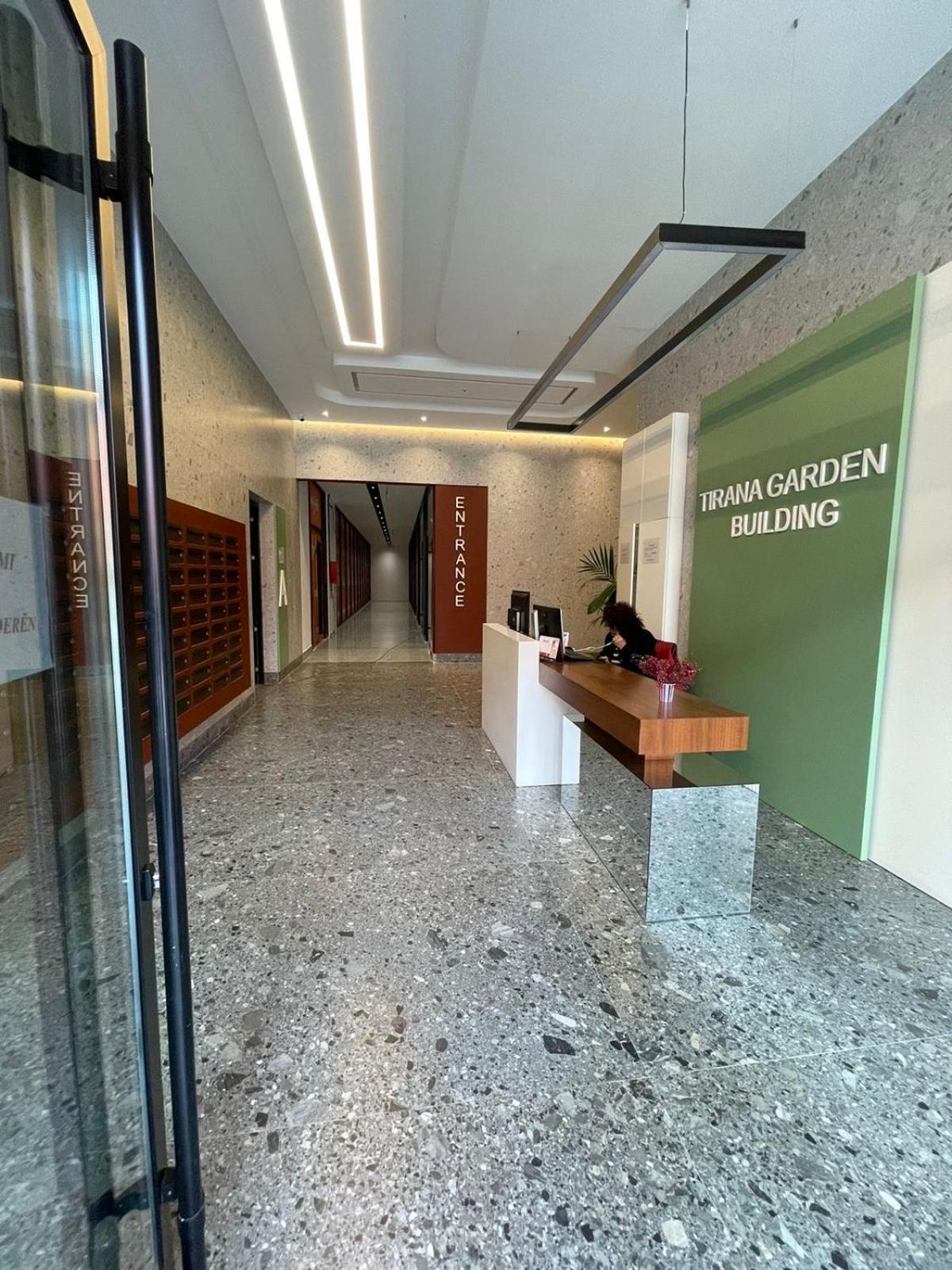 Garden Building Luxury Apartment 티라나 외부 사진