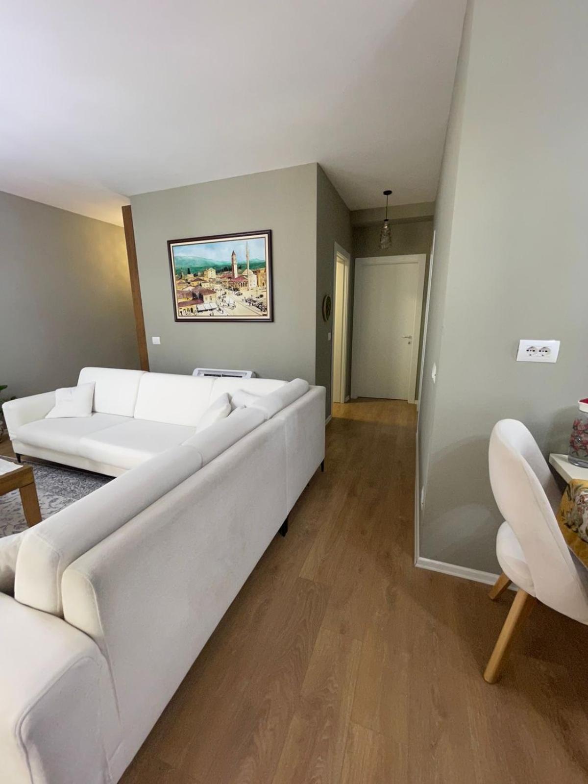 Garden Building Luxury Apartment 티라나 외부 사진